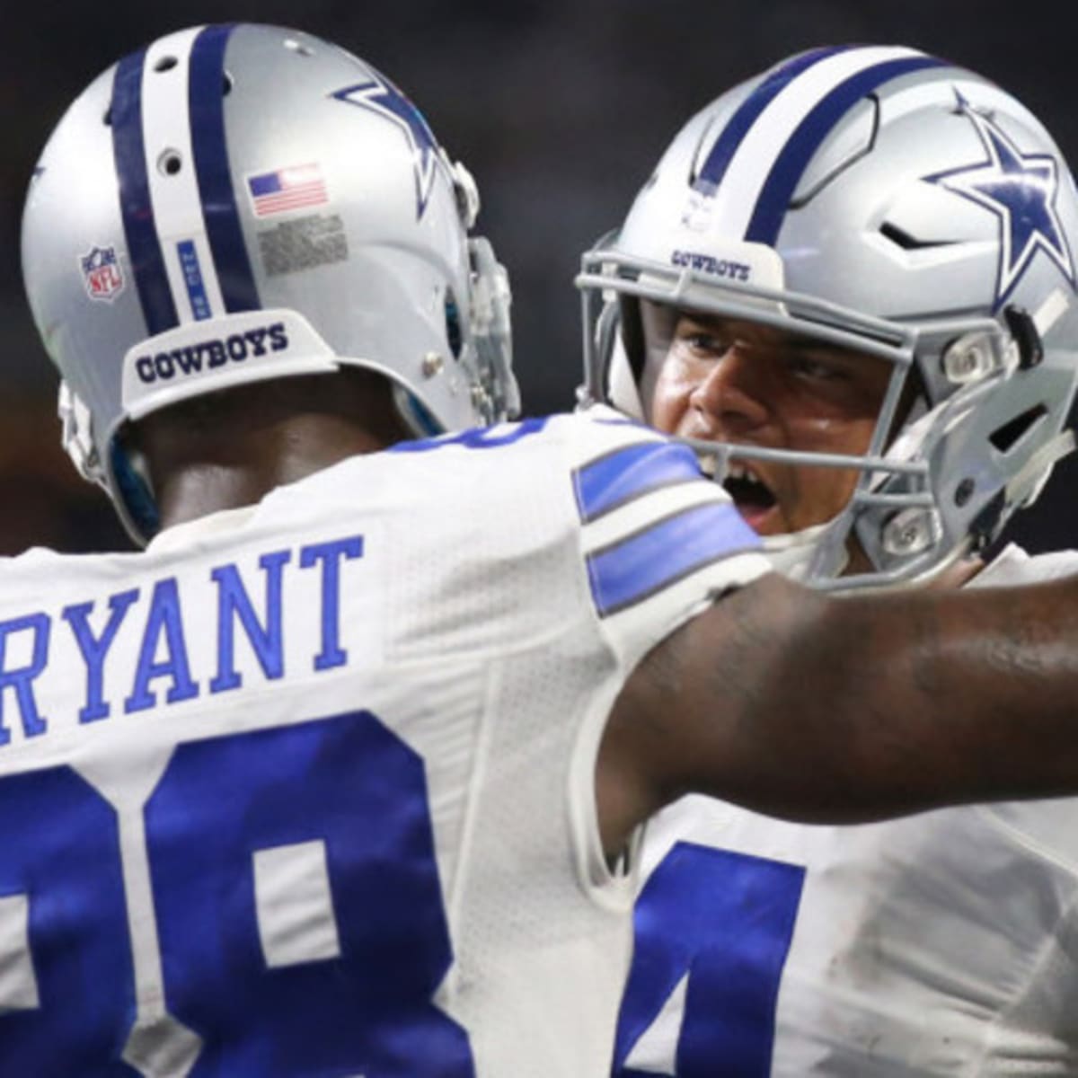 Cowboys' Dez Bryant threatens to sit out of training camp, games