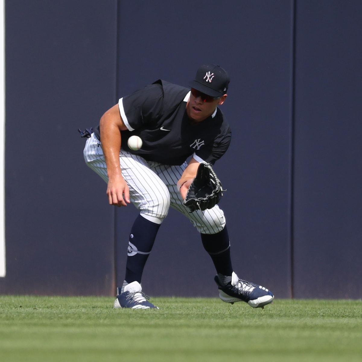 New York Yankees right fielder Aaron Judge hits first spring training home  run - Sports Illustrated NY Yankees News, Analysis and More