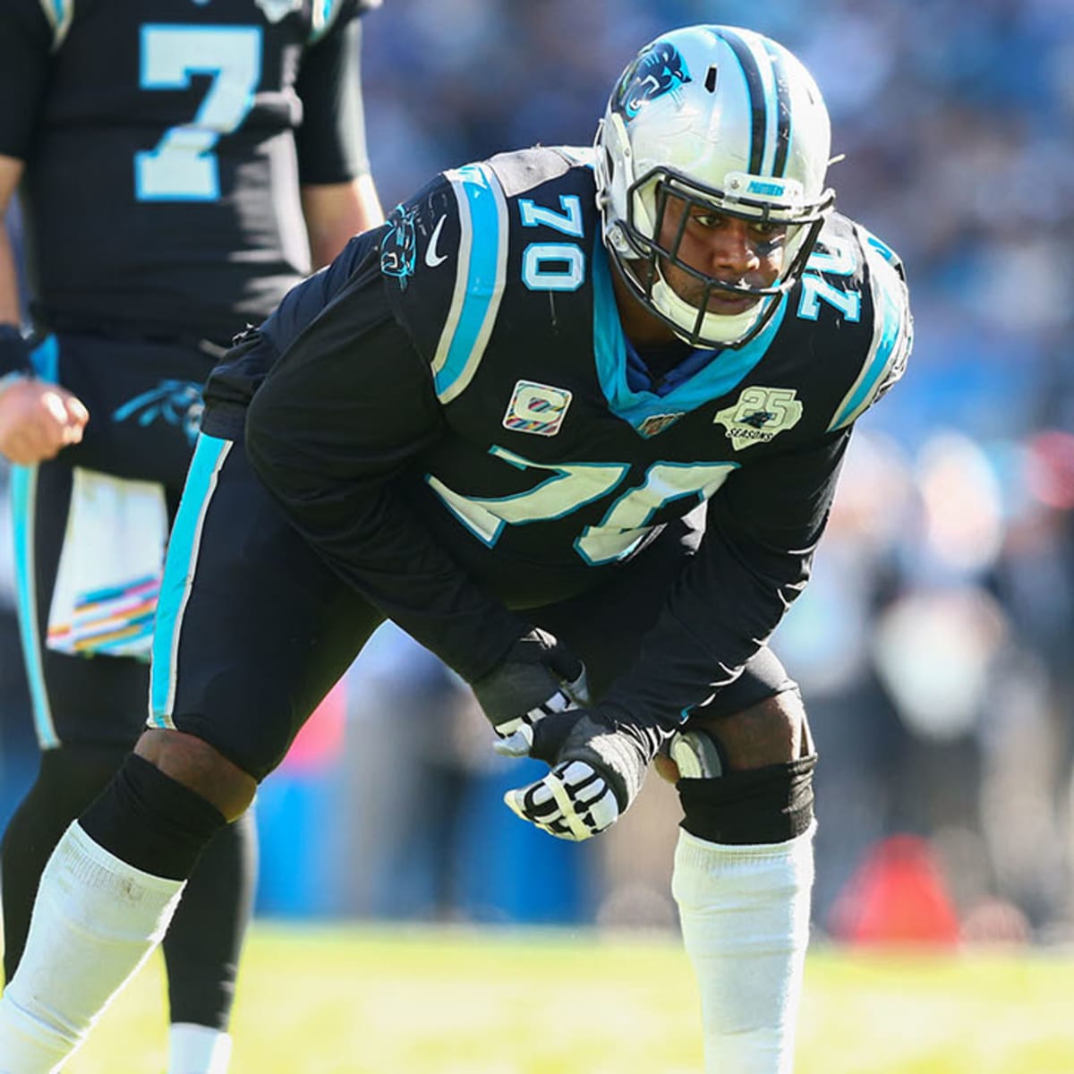 Panthers officially acquire LT Russell Okung