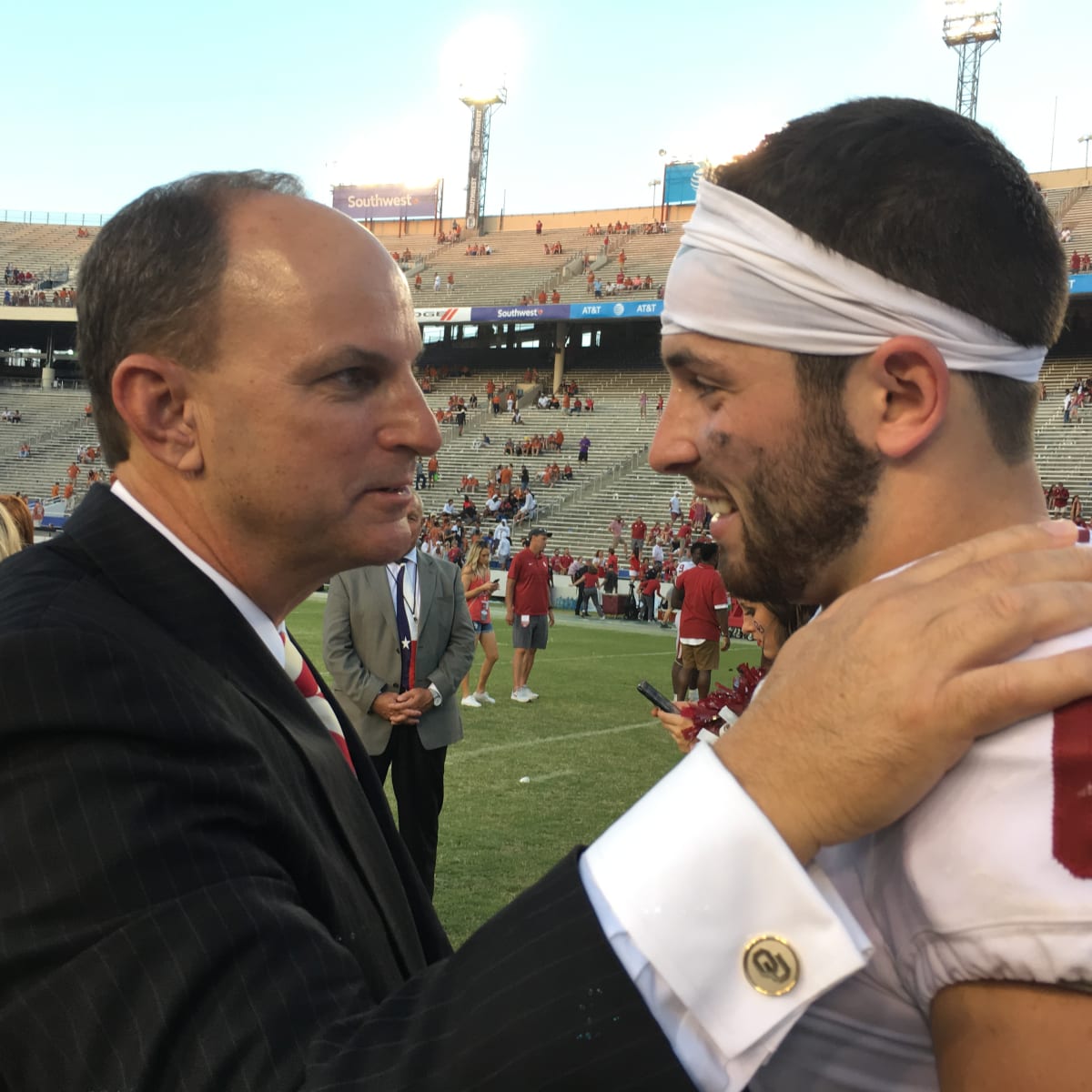 October 14, 2017:Oklahoma Sooners quarterback Baker Mayfield (6) celebrates  with the GOLDEN HAT trophy after the Red River Showdown NCAA Football game  between the University of Oklahoma Sooners and the University of