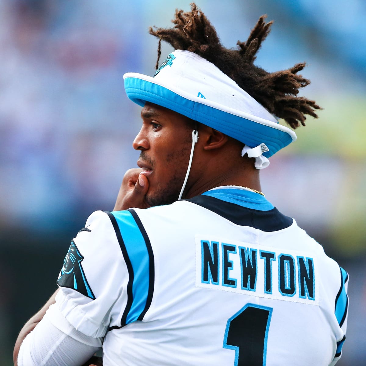 Carolina Panthers bring back familiar face, sign free agent Cam Newton