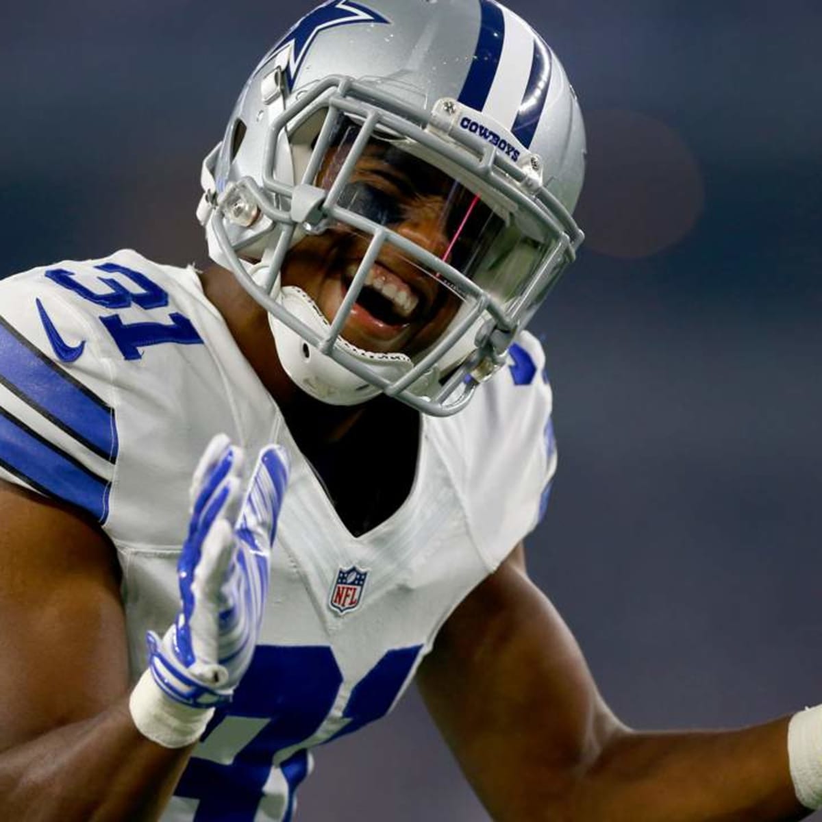 Former Cowboys CB Byron Jones questions 'cost' of playing: 'Today