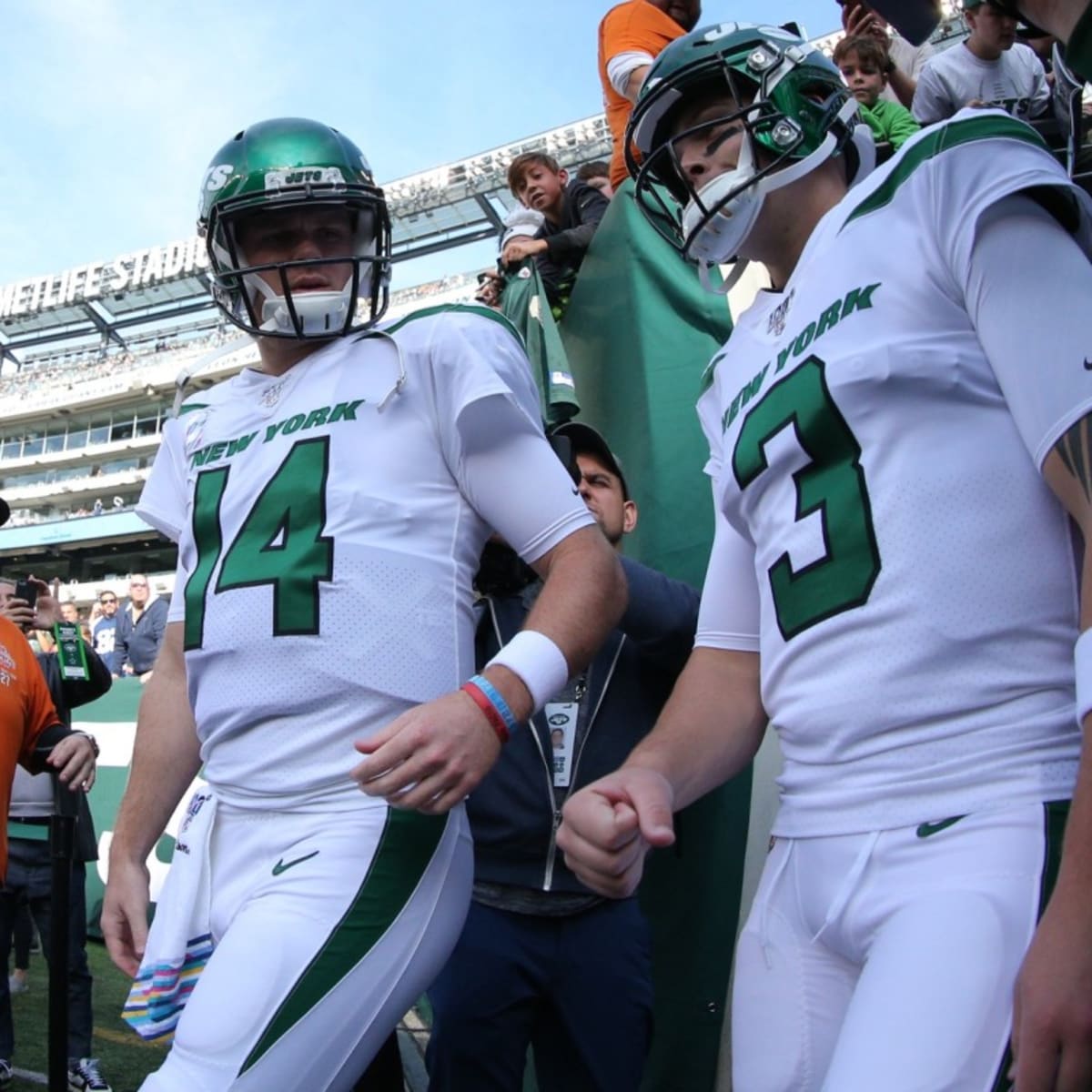 New York Jets video: Sam Darnold working out on the beach