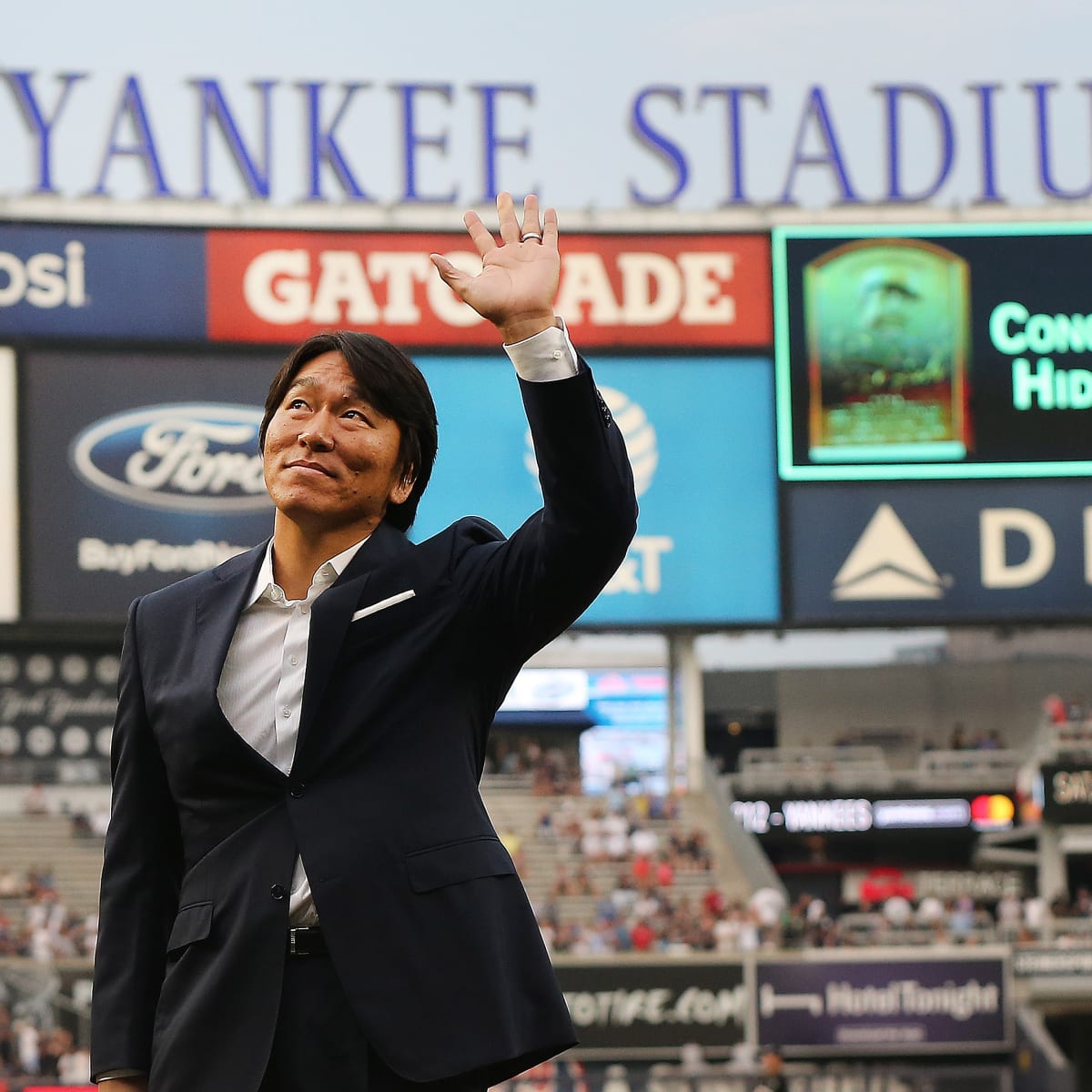 Hideki Matsui makes his Old-Timers' Day debut at Yankee Stadium