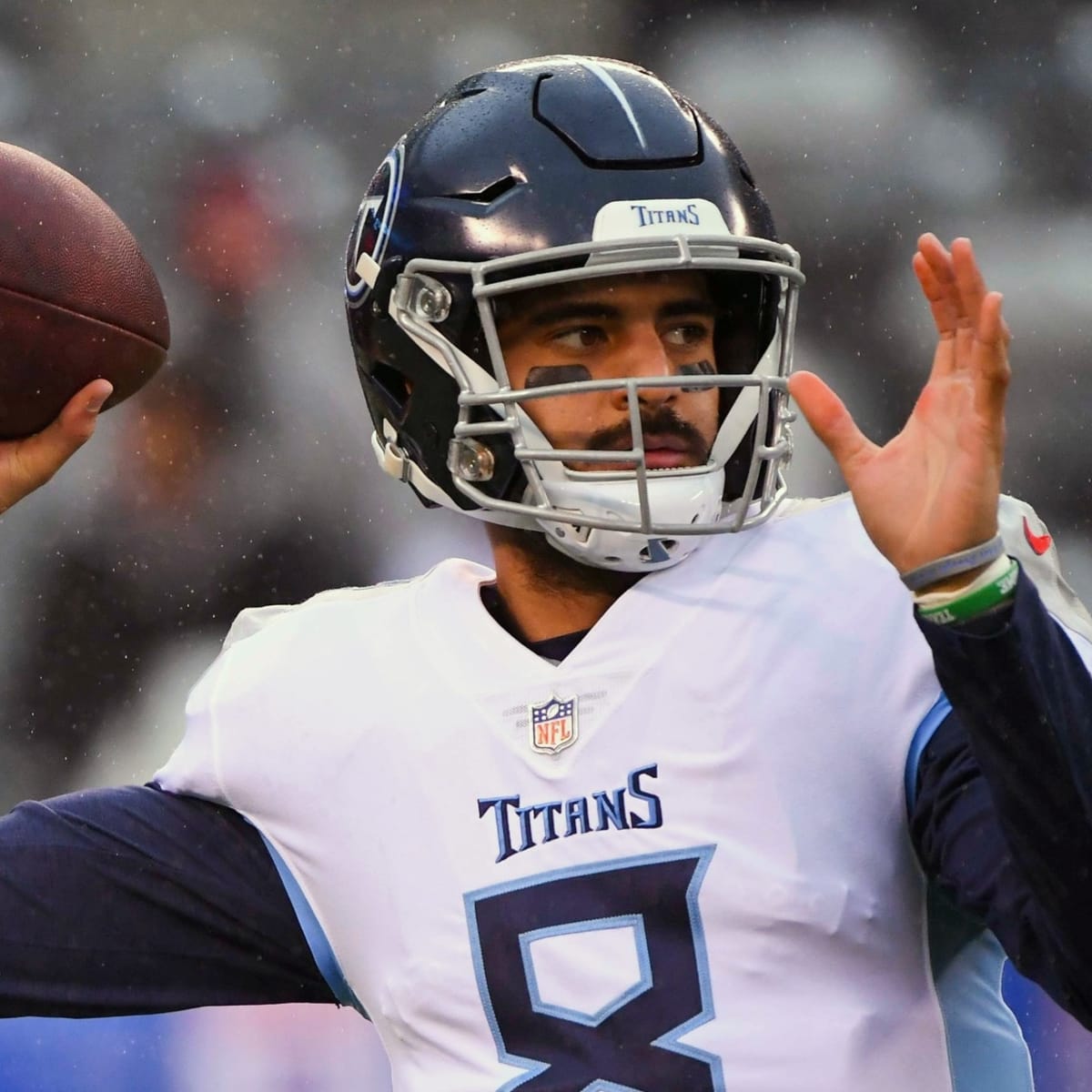 Ninth island' hyped over Marcus Mariota as Raiders QB