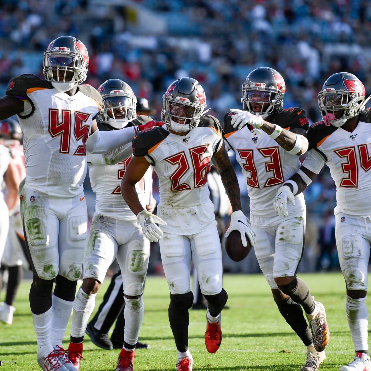 Confident White sets tone for rejuvenated Buccaneers defense