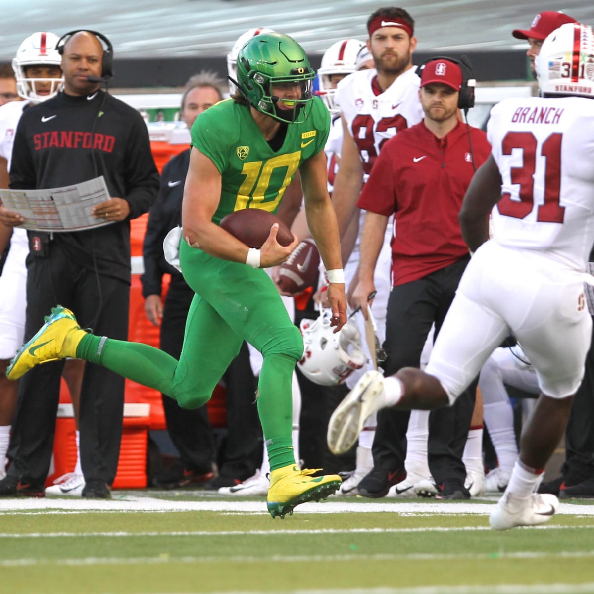 Oregon QB Justin Herbert will test Stanford on Saturday