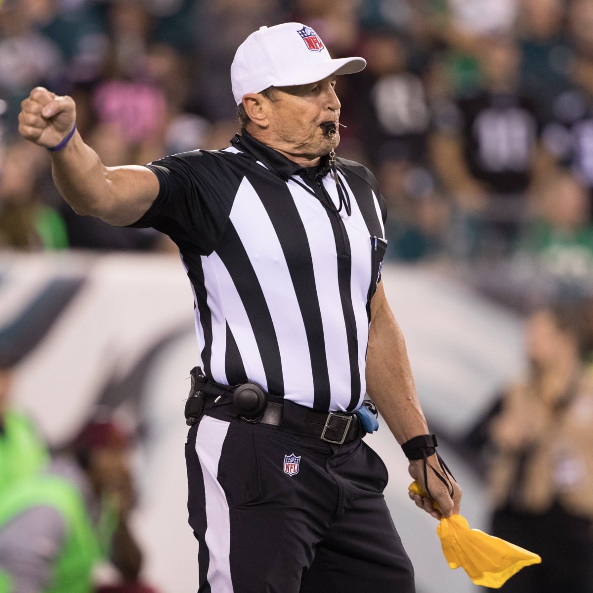 Refs In WFT-Giants Game Make Bizarre Replay Review Call That Even Had Fox  Rules Analyst Mike Pereira Confused - BroBible