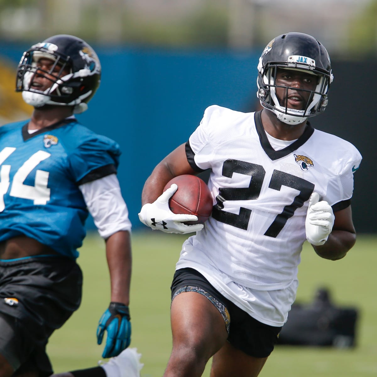 Leonard Fournette trade rumors: Jaguars have discussed RB with