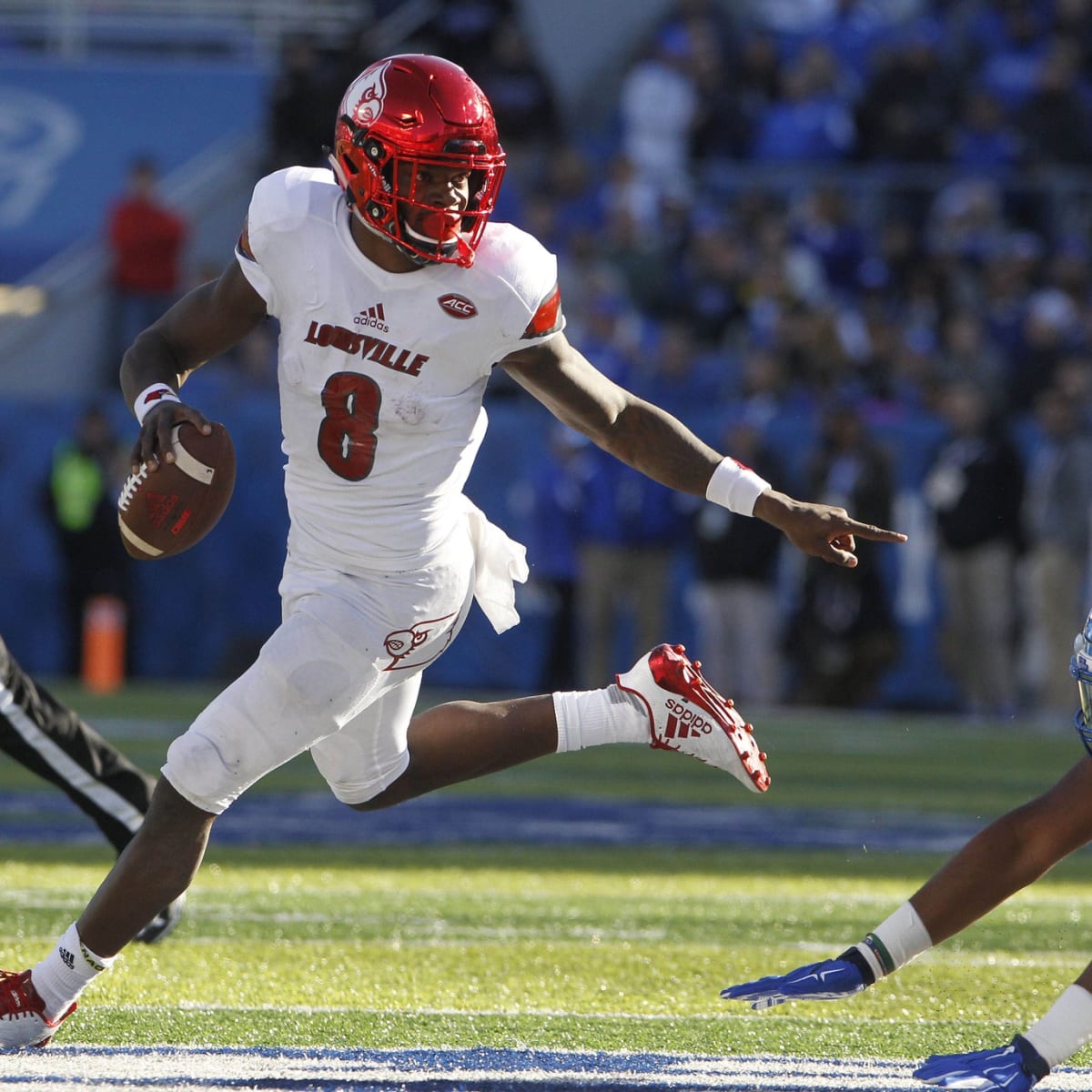 Lamar Jackson Tests Positive for COVID-19, Missing First Practice of  Training Camp