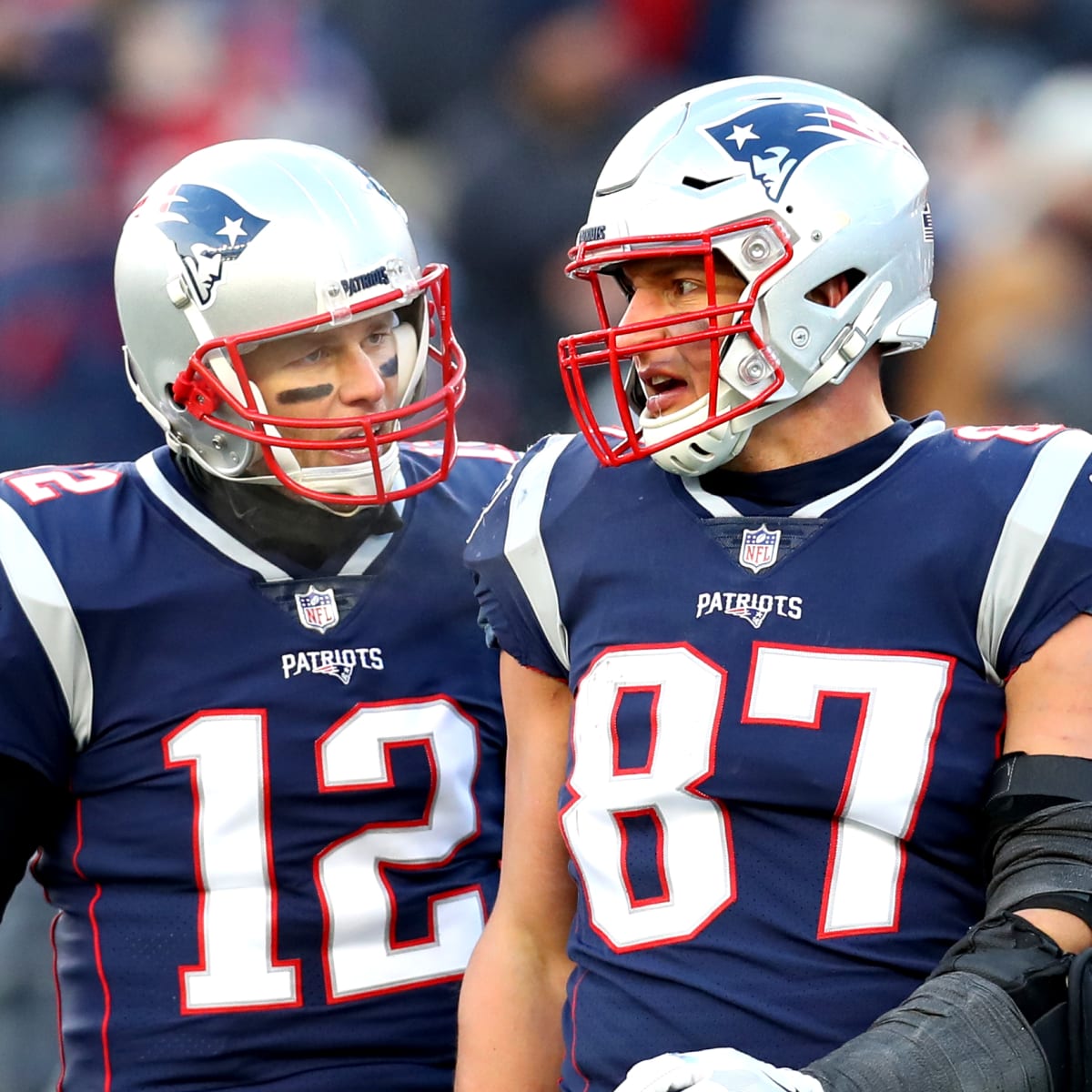 Tom Brady, Rob Gronkowski have seven of top 10 selling NFL jerseys after  joining Buccaneers (report) 