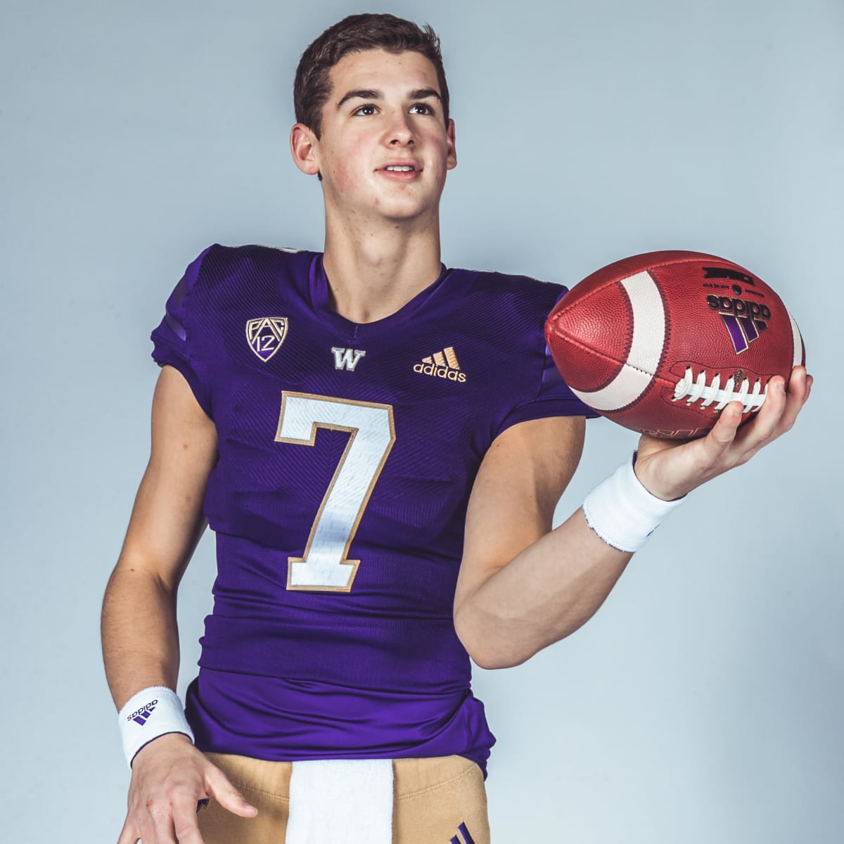 November 13, 2021: University of Washington Sam Huard during