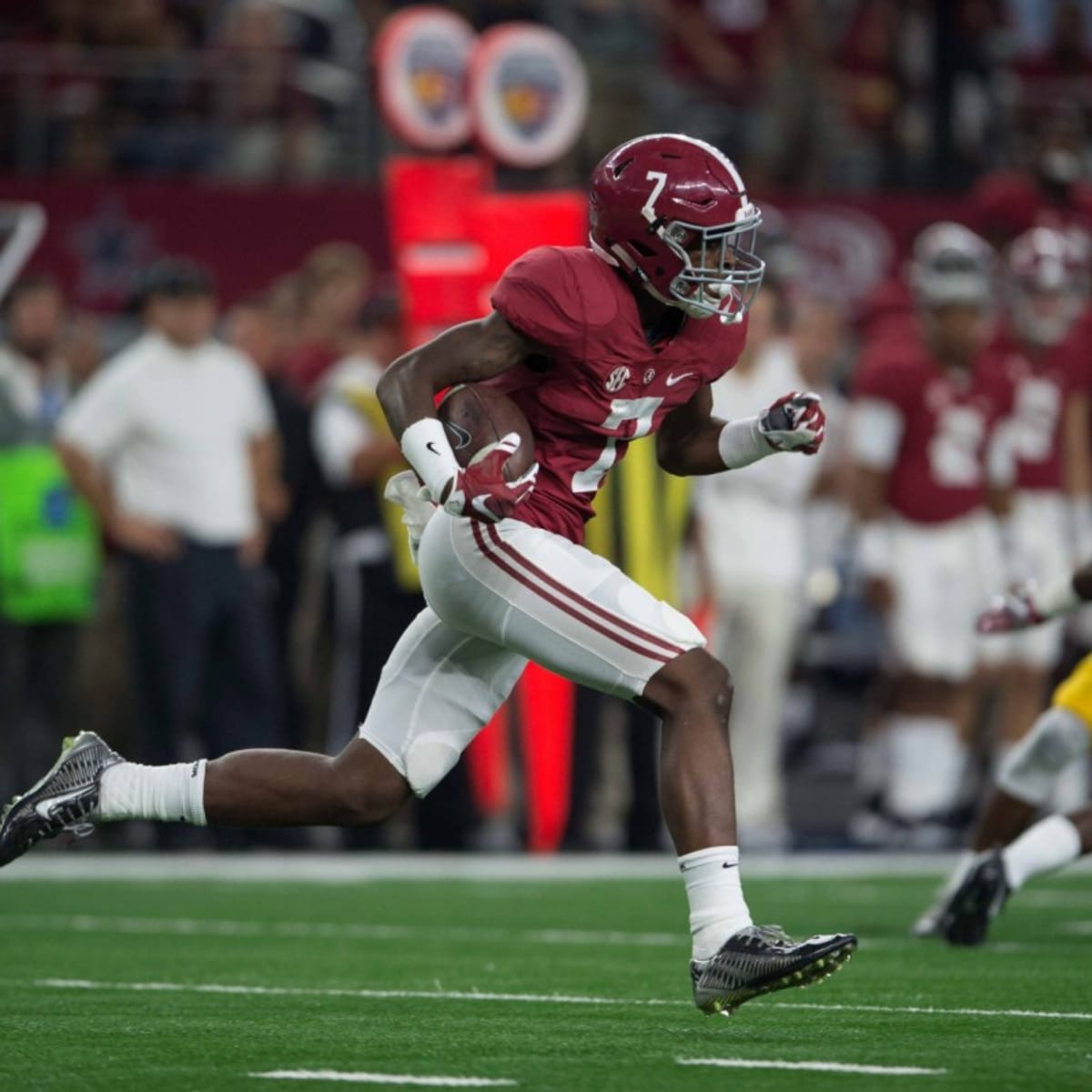 Cowboys address need, select Alabama CB Trevon Diggs at No. 51