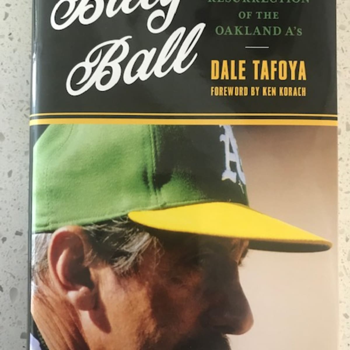 Billy Ball: Billy Martin and the Resurrection of the Oakland A's: Tafoya,  Dale: 9781493043620: : Books