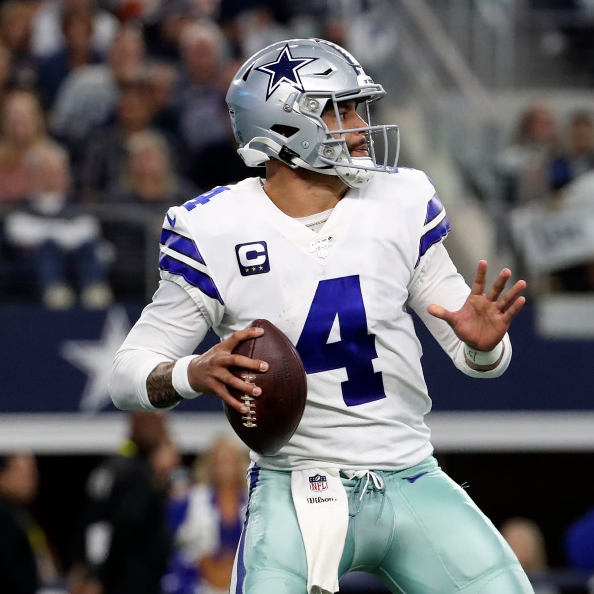 PIC: Dak Prescott gives tip of the hat after signing franchise