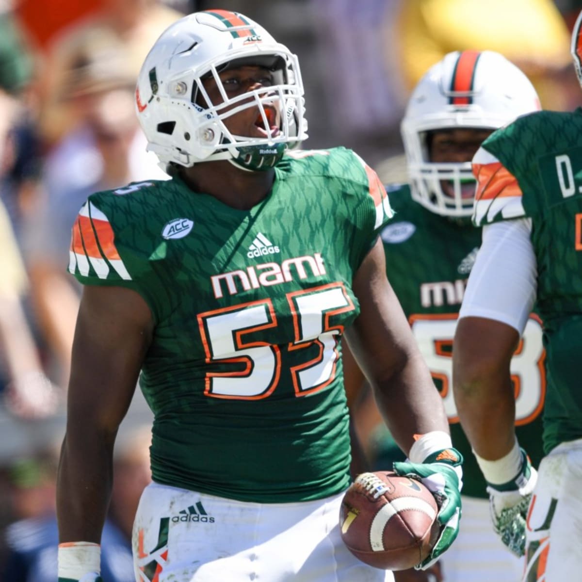 Jaguars select former Oakleaf star Shaq Quarterman in fourth round