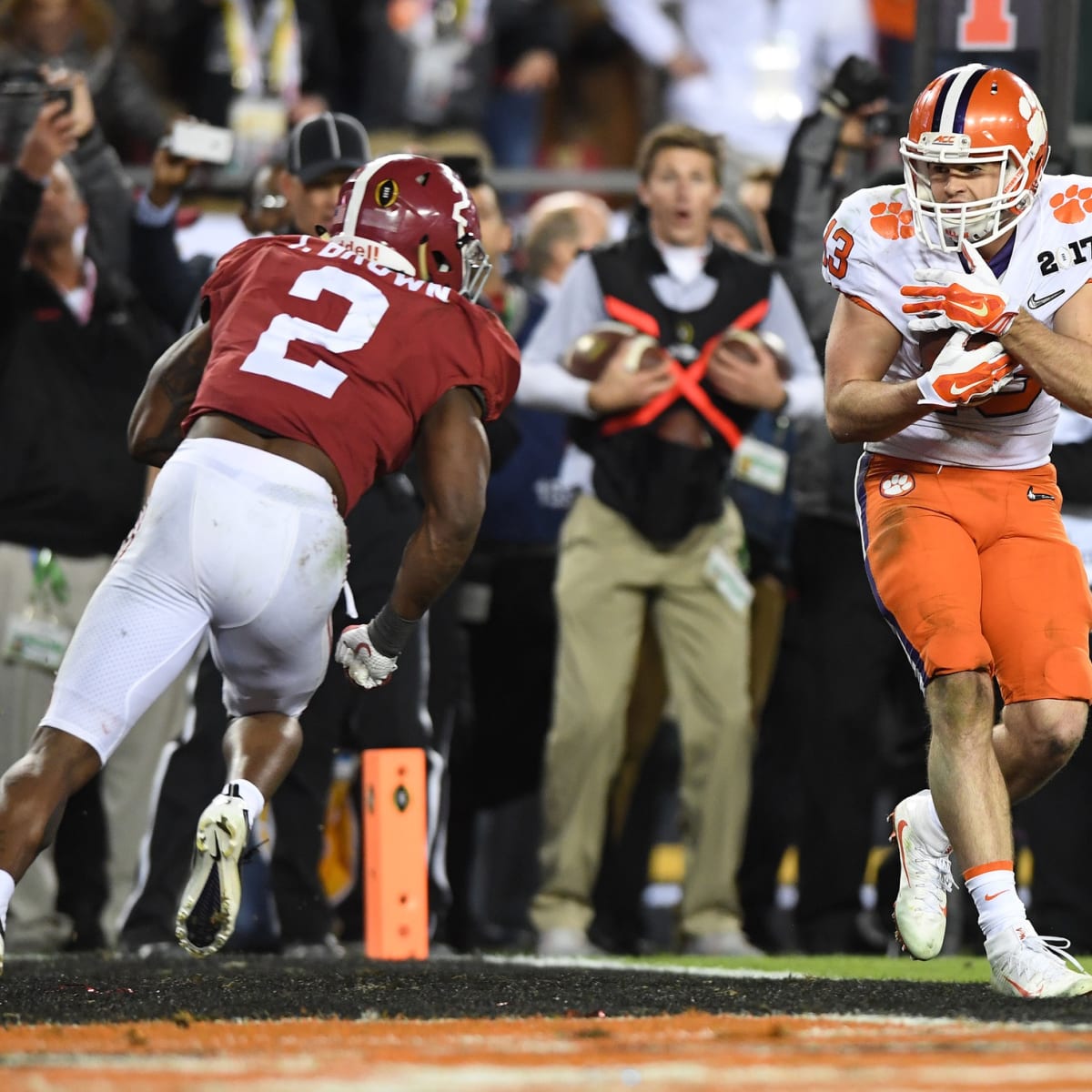 Renfrow a human sponge at wide receiver