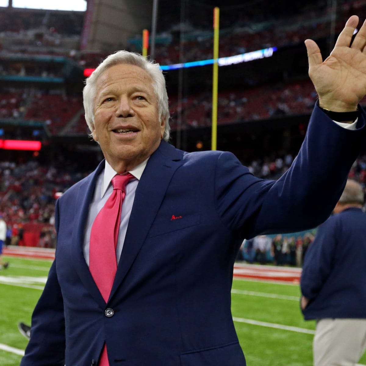 Robert Kraft's Patriots Super Bowl ring goes for $1.025 million at