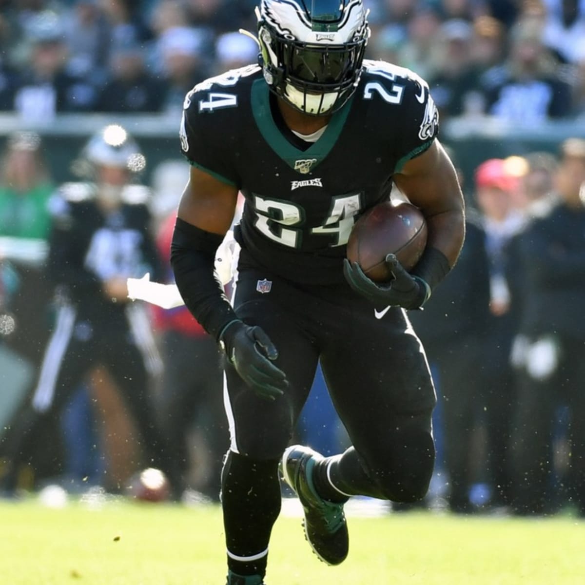 Eagles running back Jordan Howard celebrates scoring a 13yard touchdown