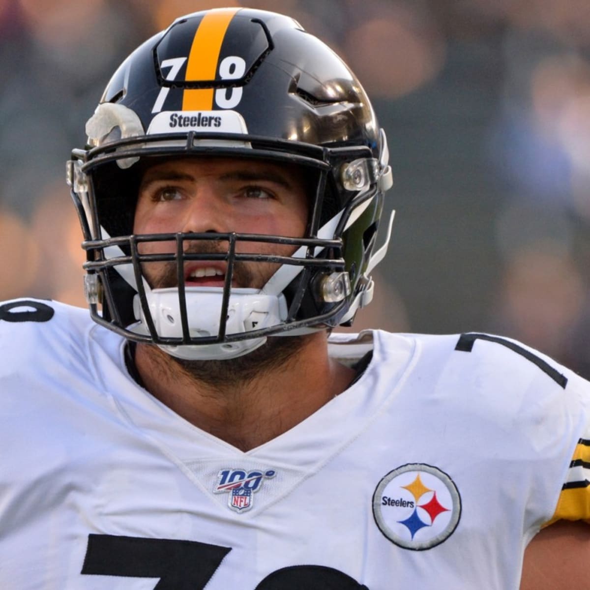 Pittsburgh Steelers' Alejandro Villanueva: Standing alone for