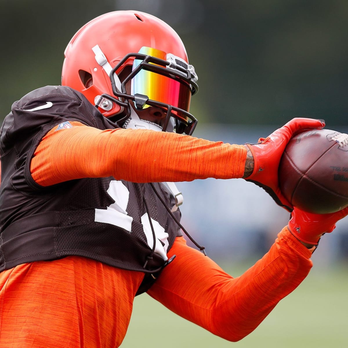 Beckham back on field with Browns' offense after hip issue