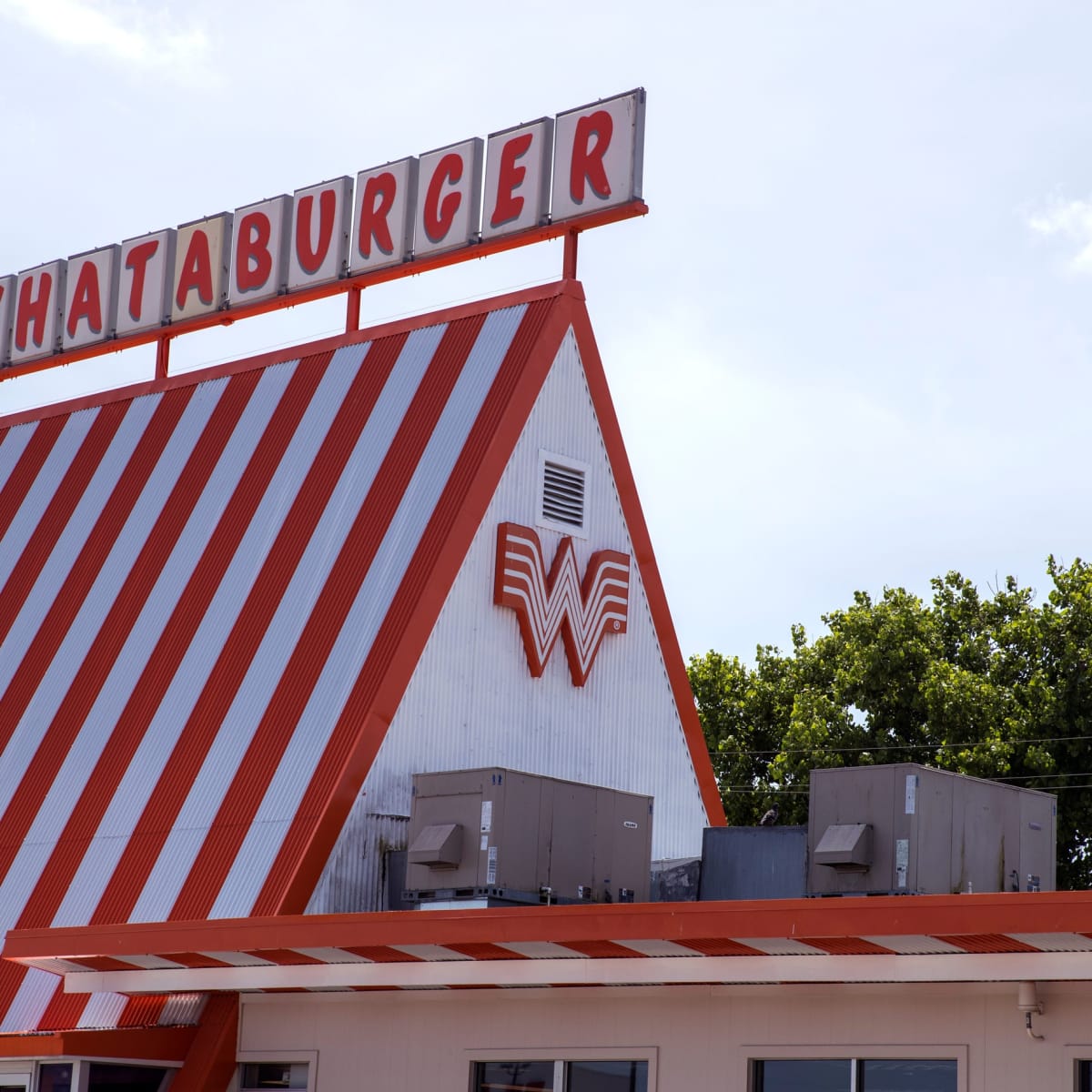 Patrick Mahomes to Bring Whataburger Franchise to Missouri - Red Raider  Review on Sports Illustrated: News, Analysis, and More