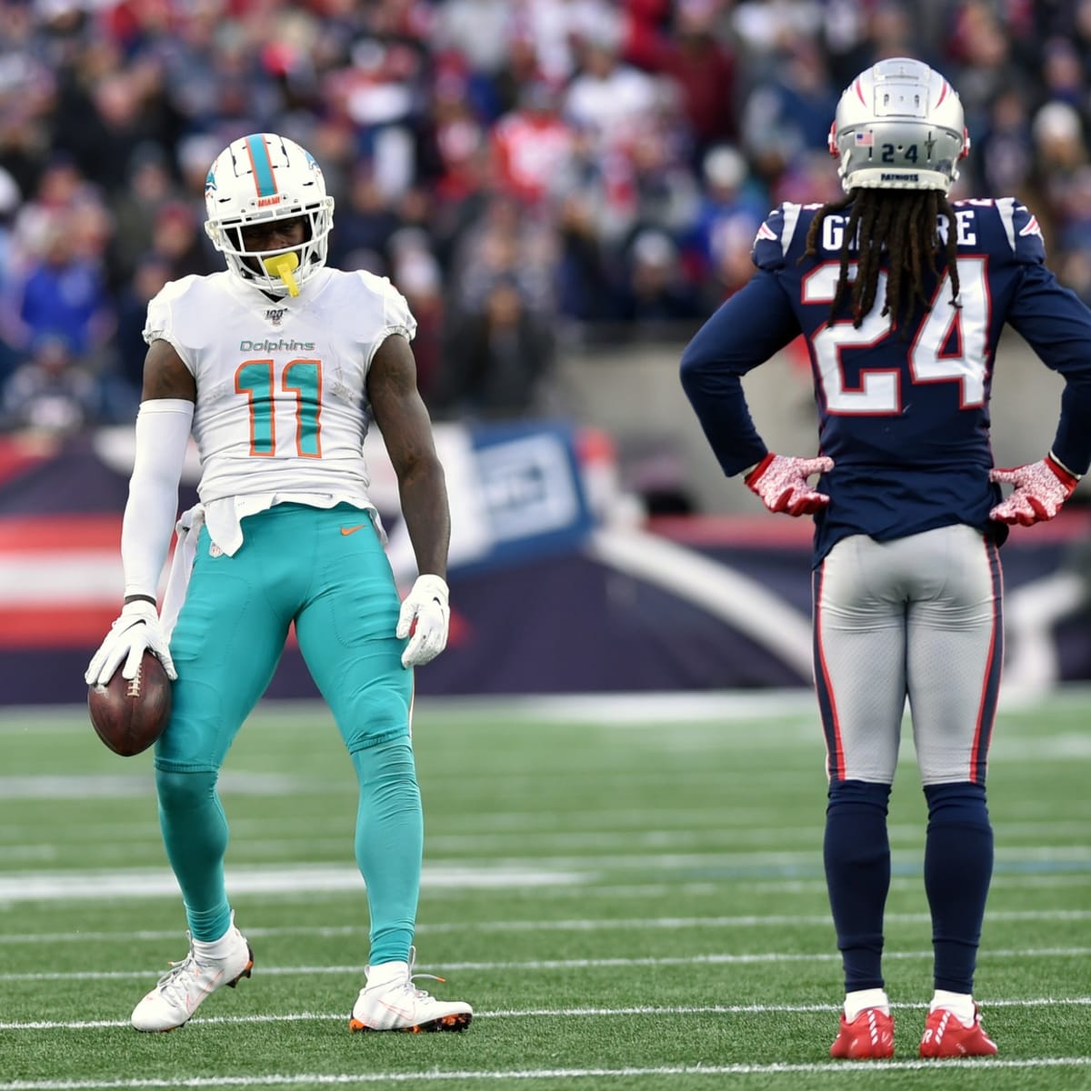 Miami Dolphins DeVante Parker Catch Over Stephon Gilmore Water Bottle for  Sale by phinsup