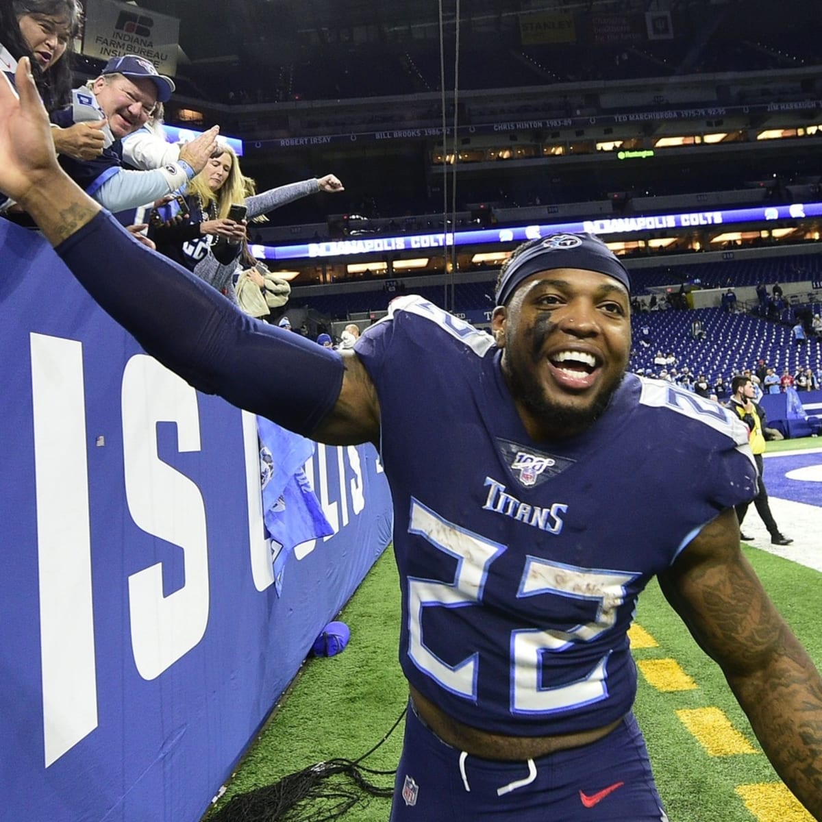 Derrick Henry, Daughter Share Wholesome Moment at Titans Training