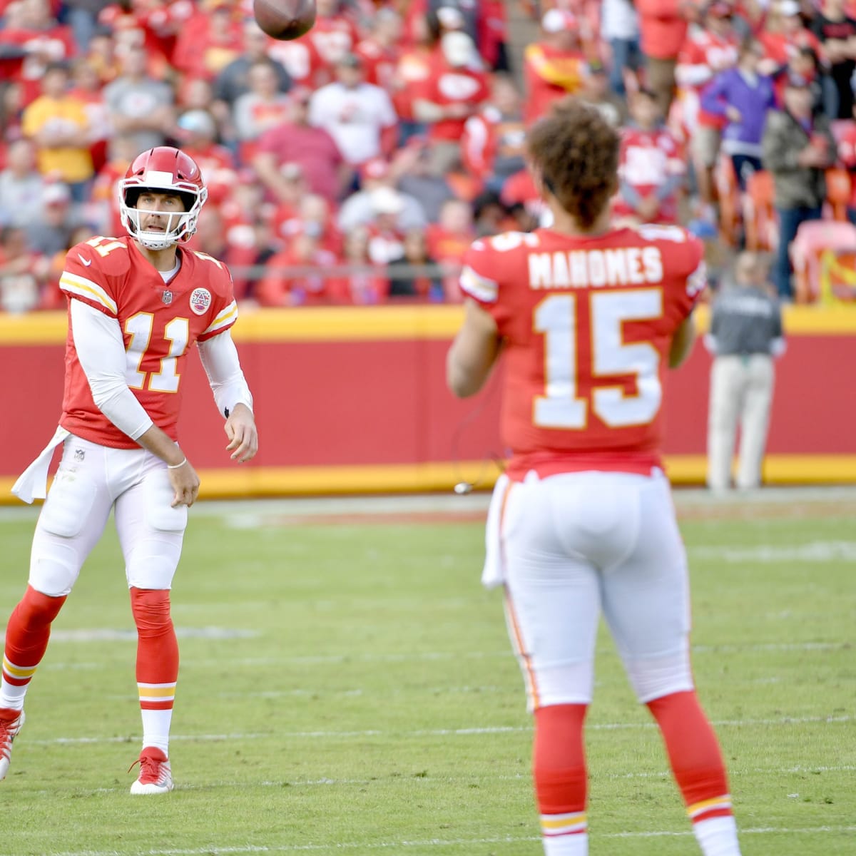 Kansas City Chiefs Quarterback Patrick Mahomes Honors the Late Len Dawson -  Sports Illustrated Purdue Boilermakers News, Analysis and More