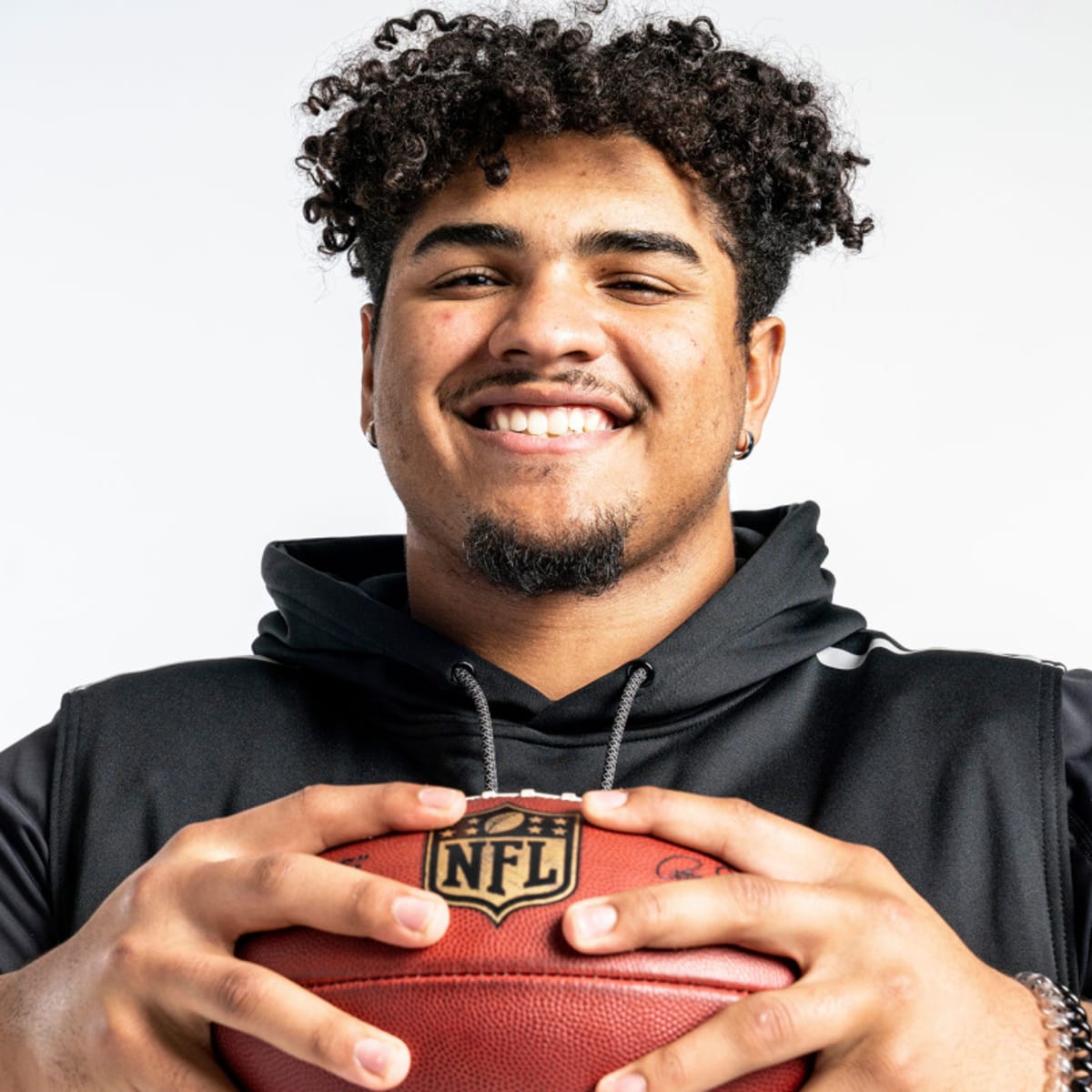 So far, Bucs rookie Tristan Wirfs grading out gloriously