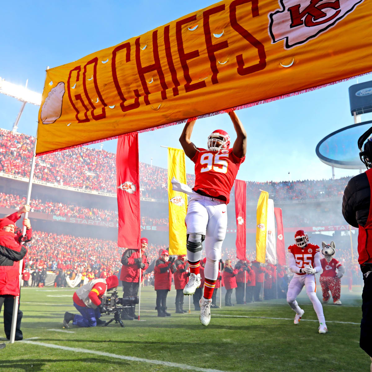 KC Chiefs DT Chris Jones Impacts NFL Games Even When You Don't Notice -  Sports Illustrated Kansas City Chiefs News, Analysis and More