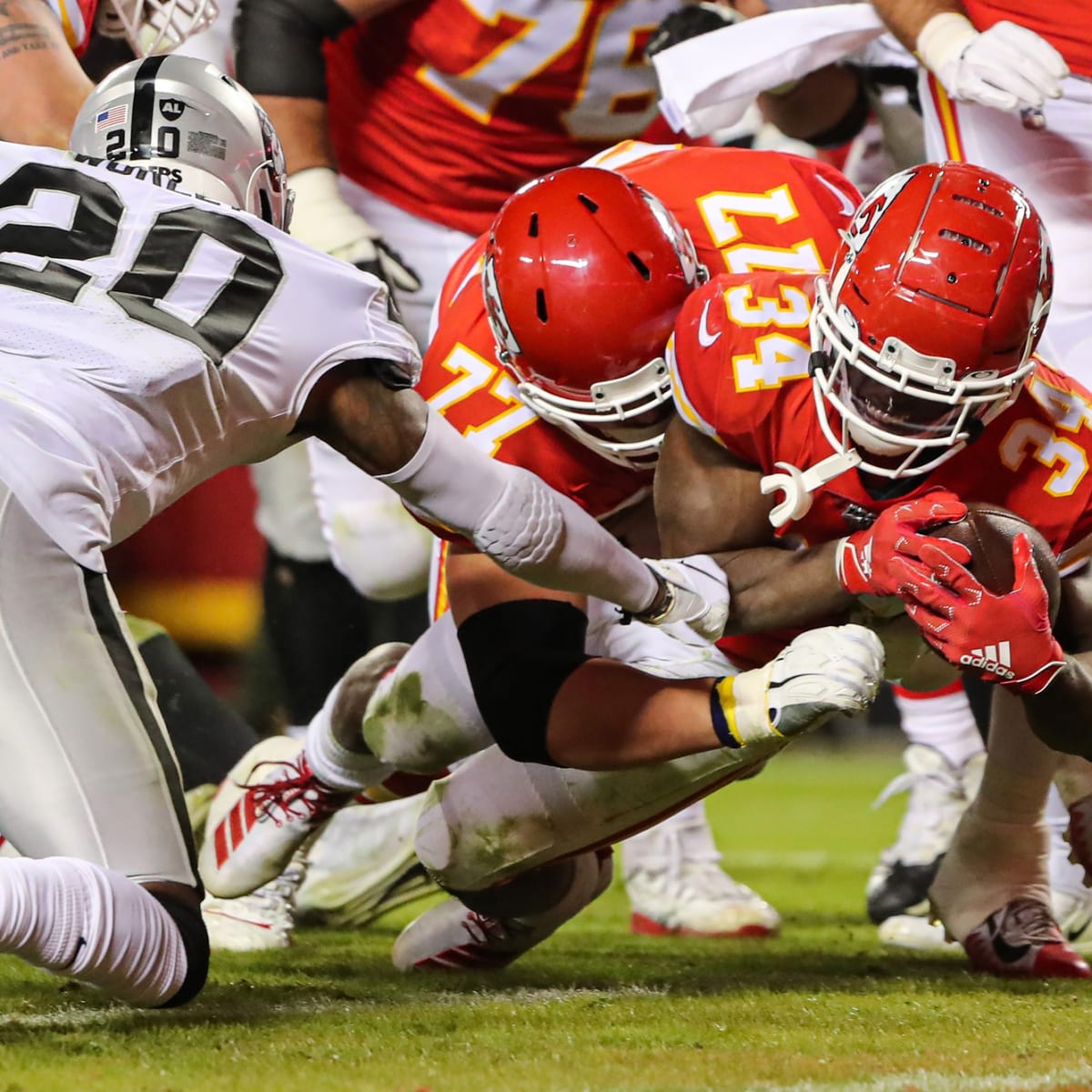 A History Of The Raiders And Chiefs Rivalry Through The Years