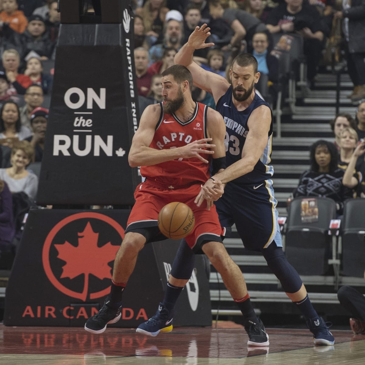 Memphis Grizzlies acquire Jonas Valanciunas, Delon Wright, C.J.