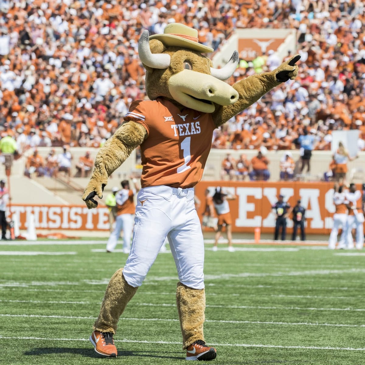 Texas Longhorns football: 'Iron sharpens iron' when defending in the red  zone