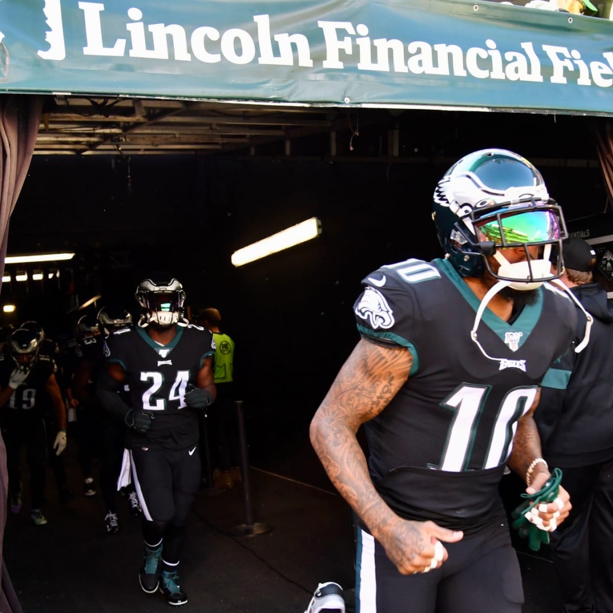 Eagles' DeSean Jackson Meets with 94-Year-Old Holocaust Survivor