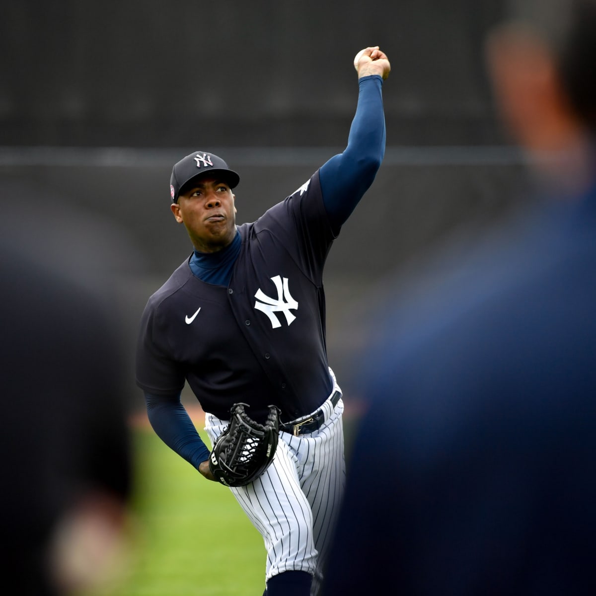 Aroldis Chapman returns to Yankees' spring training after family