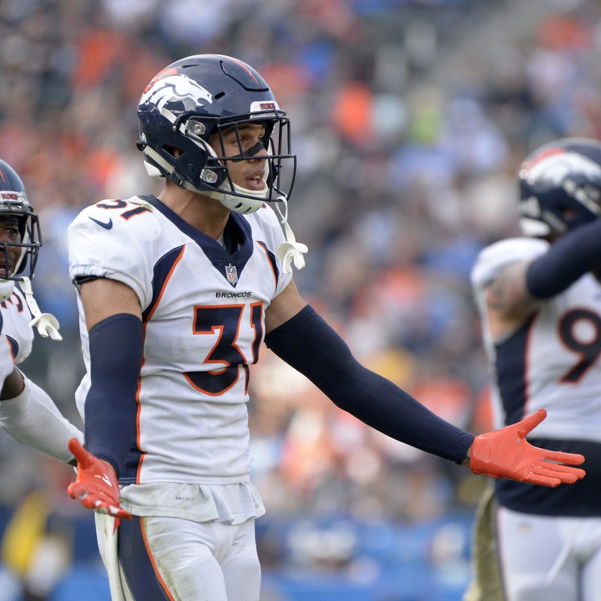 Denver Broncos CB Patrick Surtain II Can't Get Burned by Chicago Bears WR  DJ Moore Again - Sports Illustrated Mile High Huddle: Denver Broncos News,  Analysis and More