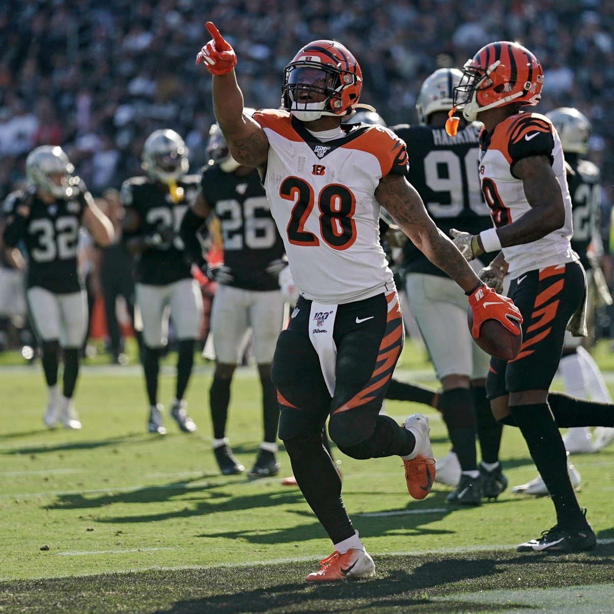 Cincinnati Bengals: Joe Mixon still cracks top ten Madden 22 RB ratings