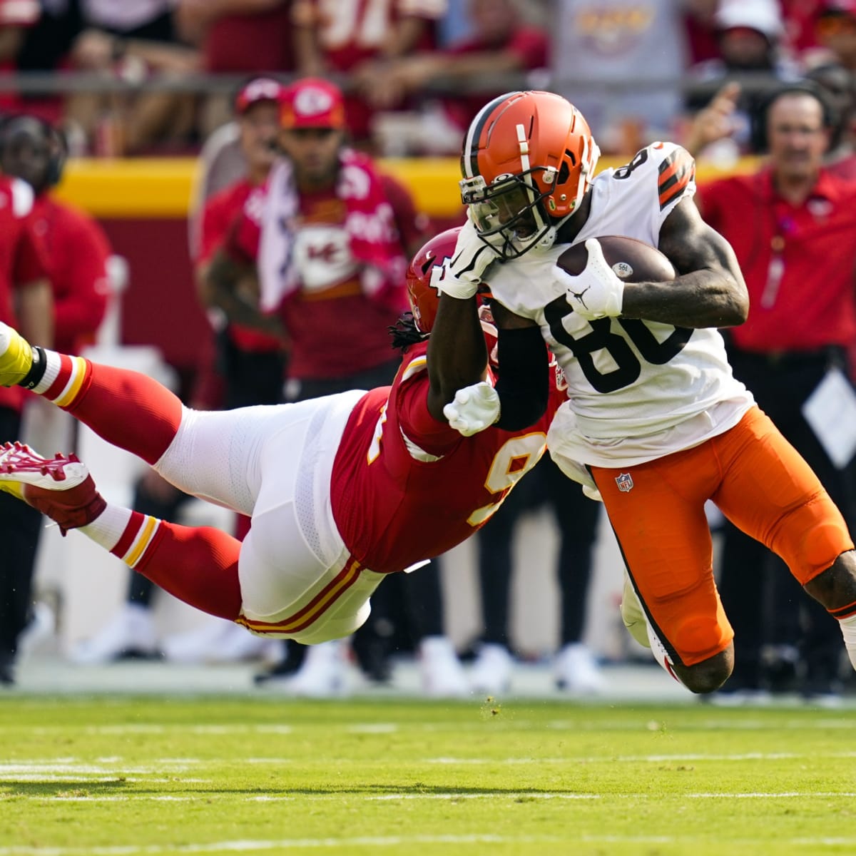 Jarvis Landry injury update: Browns WR placed on IR with sprained MCL -  DraftKings Network