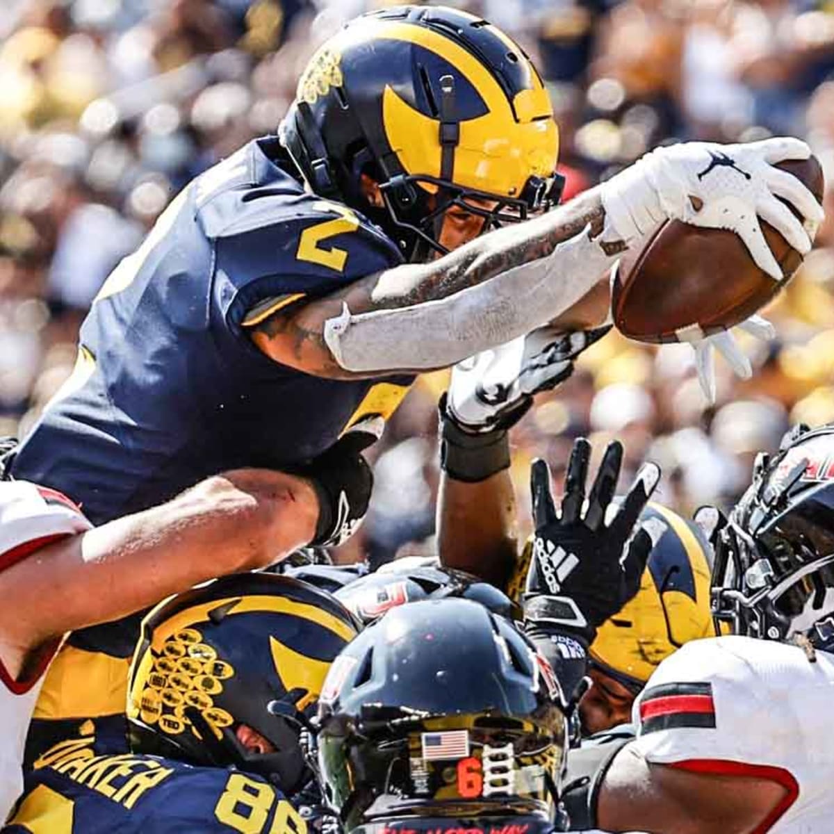 Michigan running back Blake Corum shows strength, strives for perfection