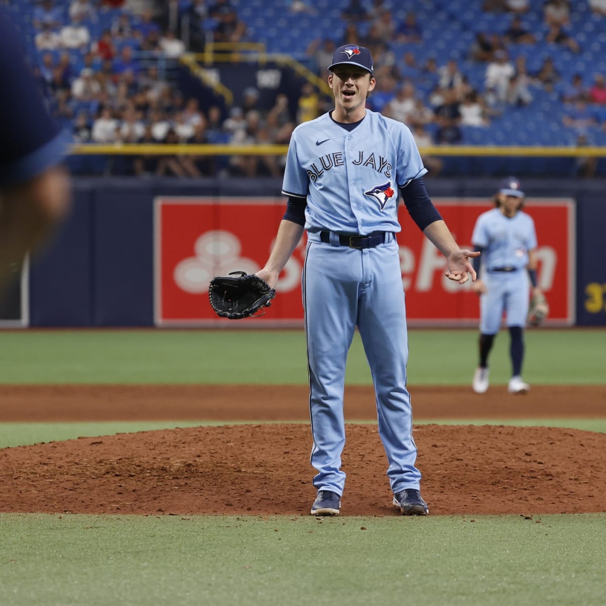 Blue Jays' offense erupts, but bullpen struggles in loss