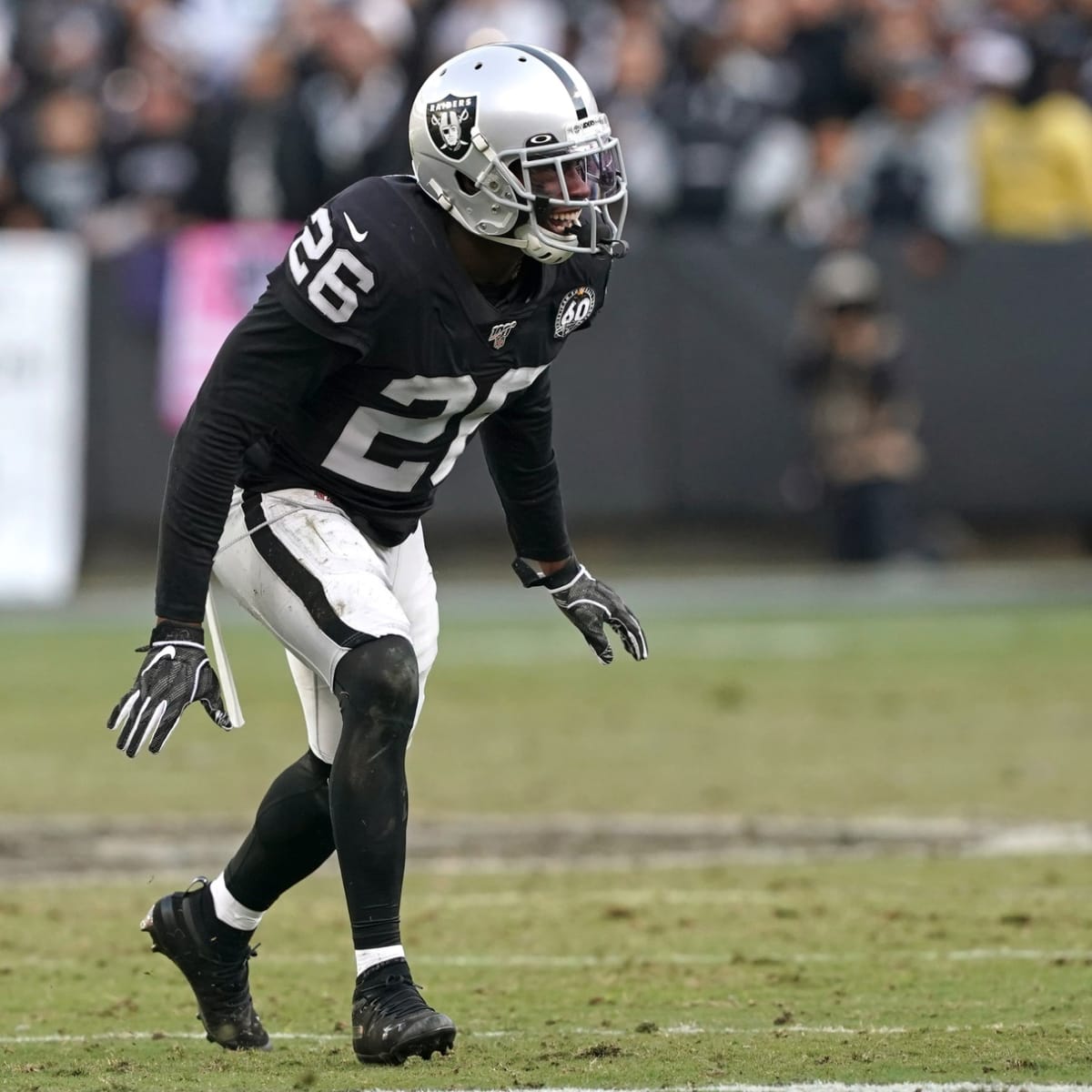 Raiders re-sign CB Nevin Lawson