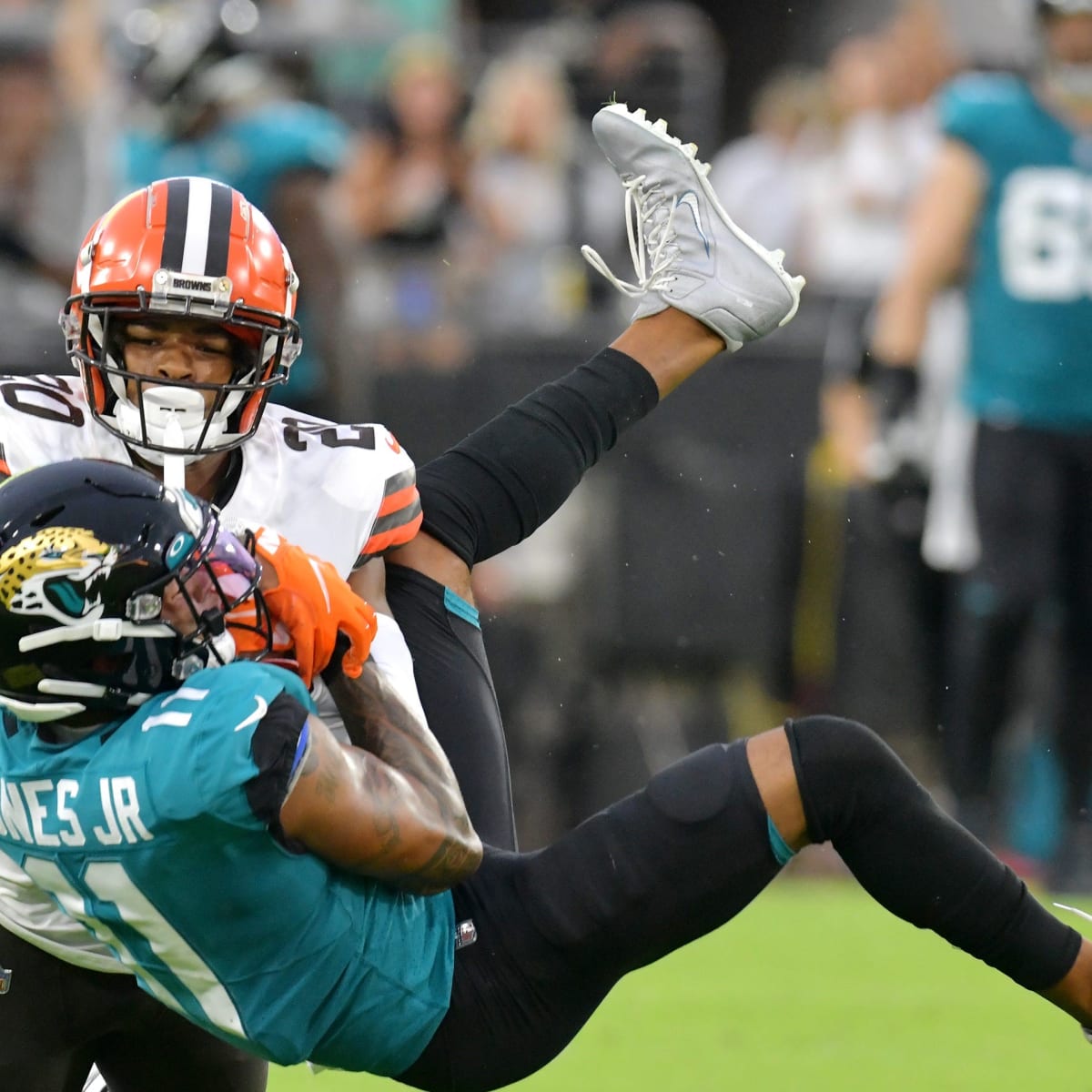 Kareem Hunt pays tribute to Nick Chubb in perfect style