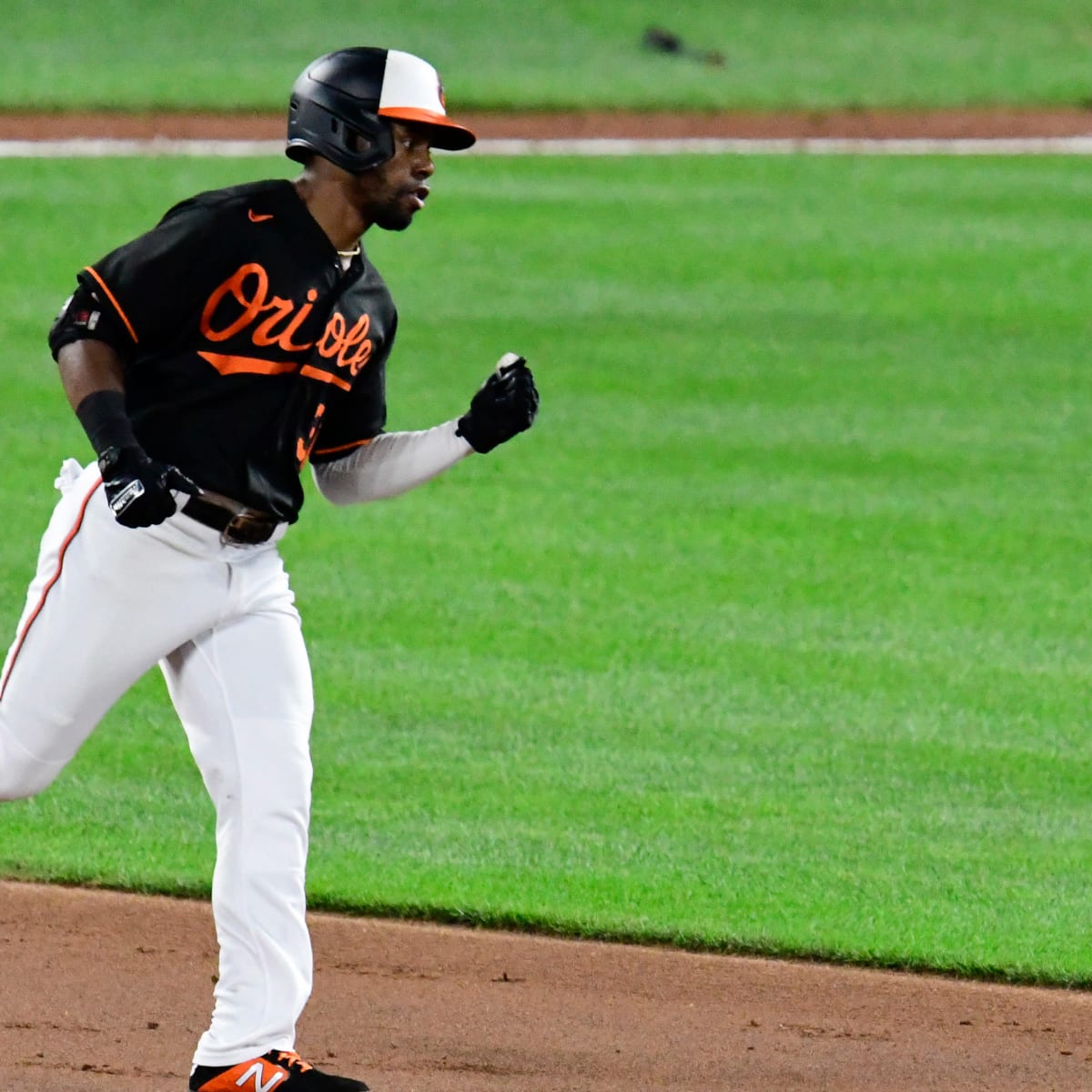 Cedric Mullins: Orioles outfielder joins 30 homers, 30 stolen