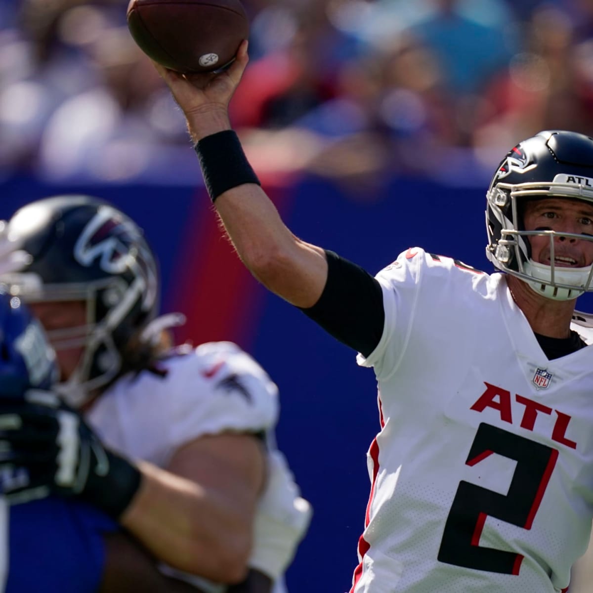 Atlanta Falcons Matt Ryan throws a pass in the first quarter against the  New York Giants in the NFC Wild Card Game at MetLife Stadium in East  Rutherford, New Jersey on January