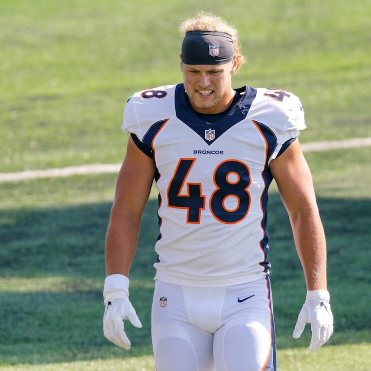 Titans Claim Ex-Steelers OLB Derrek Tuszka