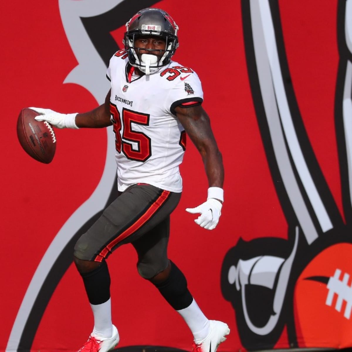 June 11, 2023, Tampa, Florida, USA: Tampa Bay Buccaneers cornerback Jamel  Dean (35) attends the Bucc