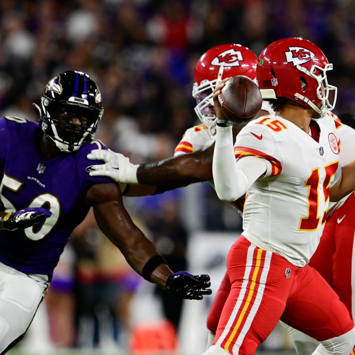 Justin Houston, Brandon Williams Among 4 Ravens Placed on COVID-19