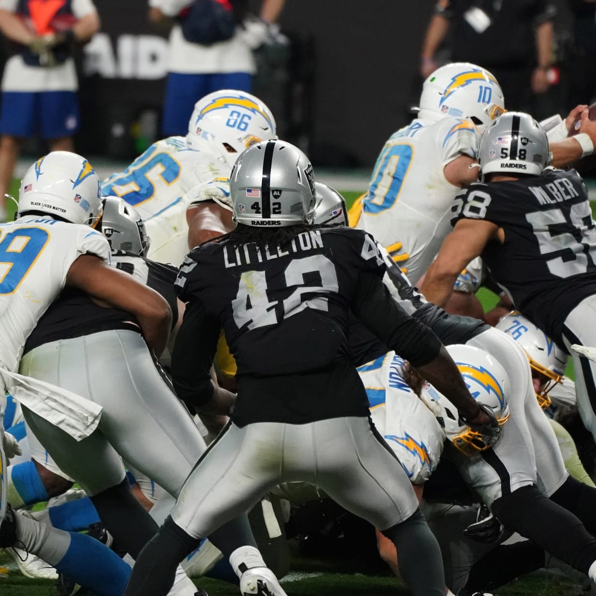 Raiders beat Chargers, head to playoffs for first time since 2002