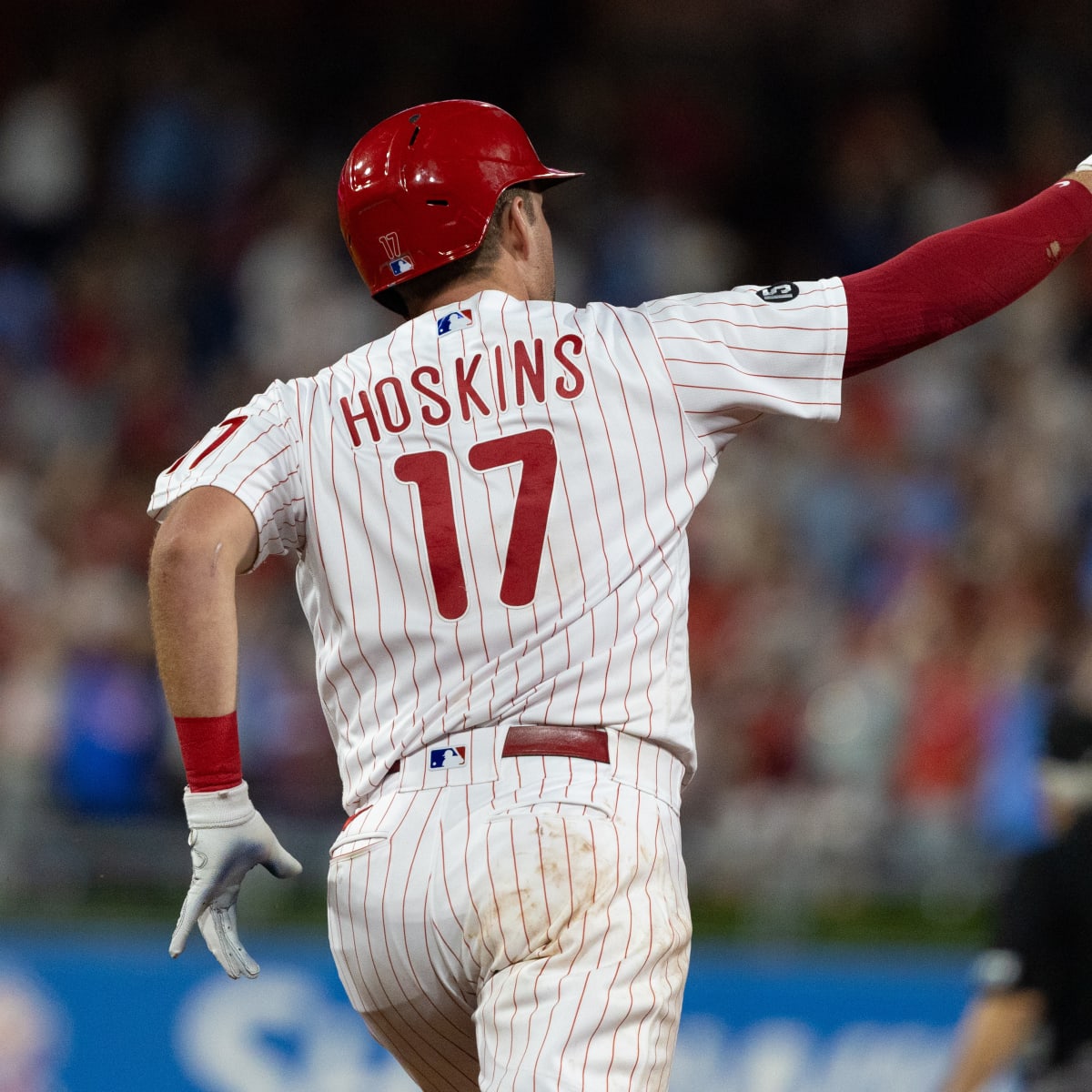 Hoskins hopes to return in time for another postseason run